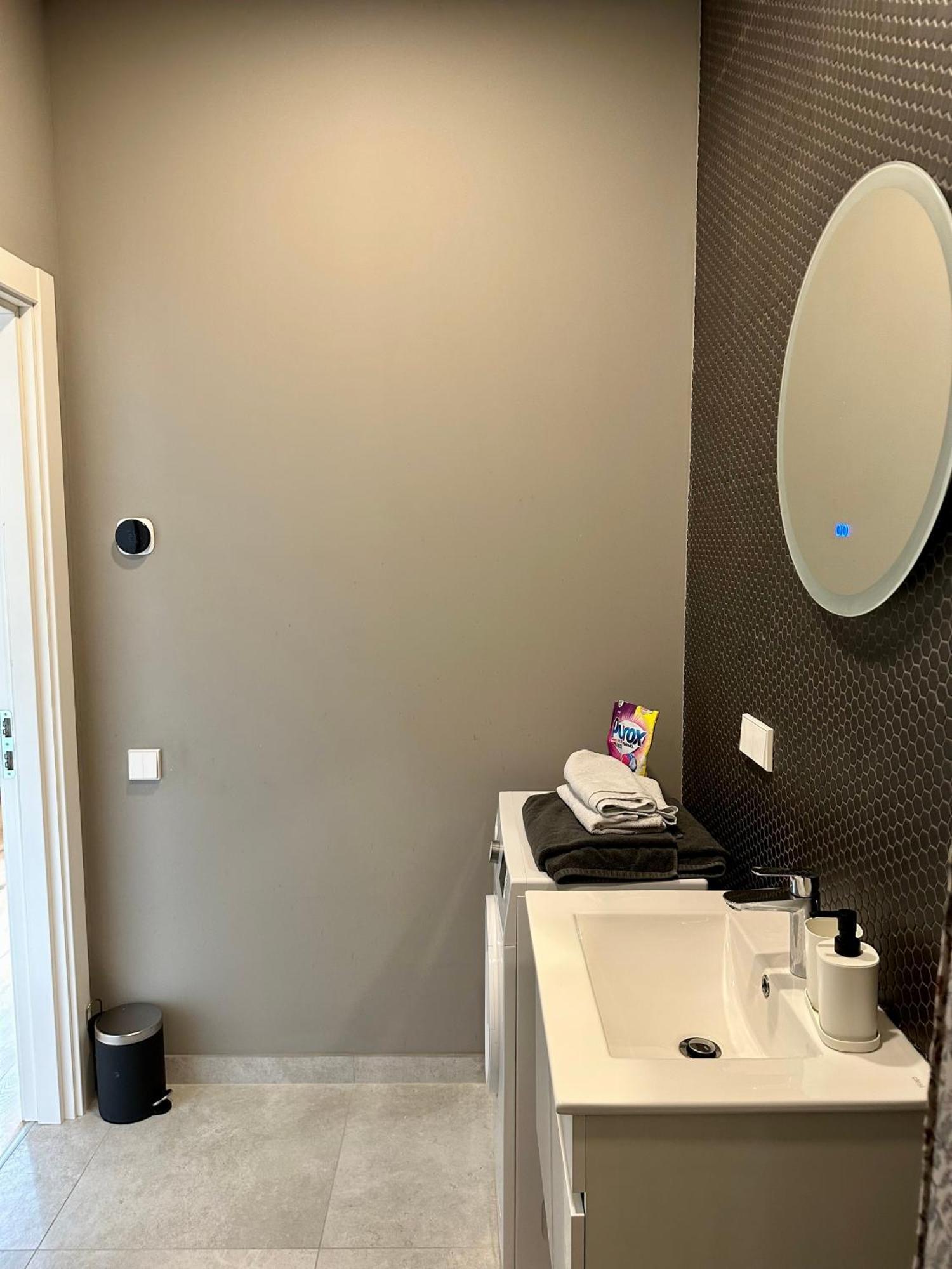 Modern Central Apartment Riga Retreat 外观 照片