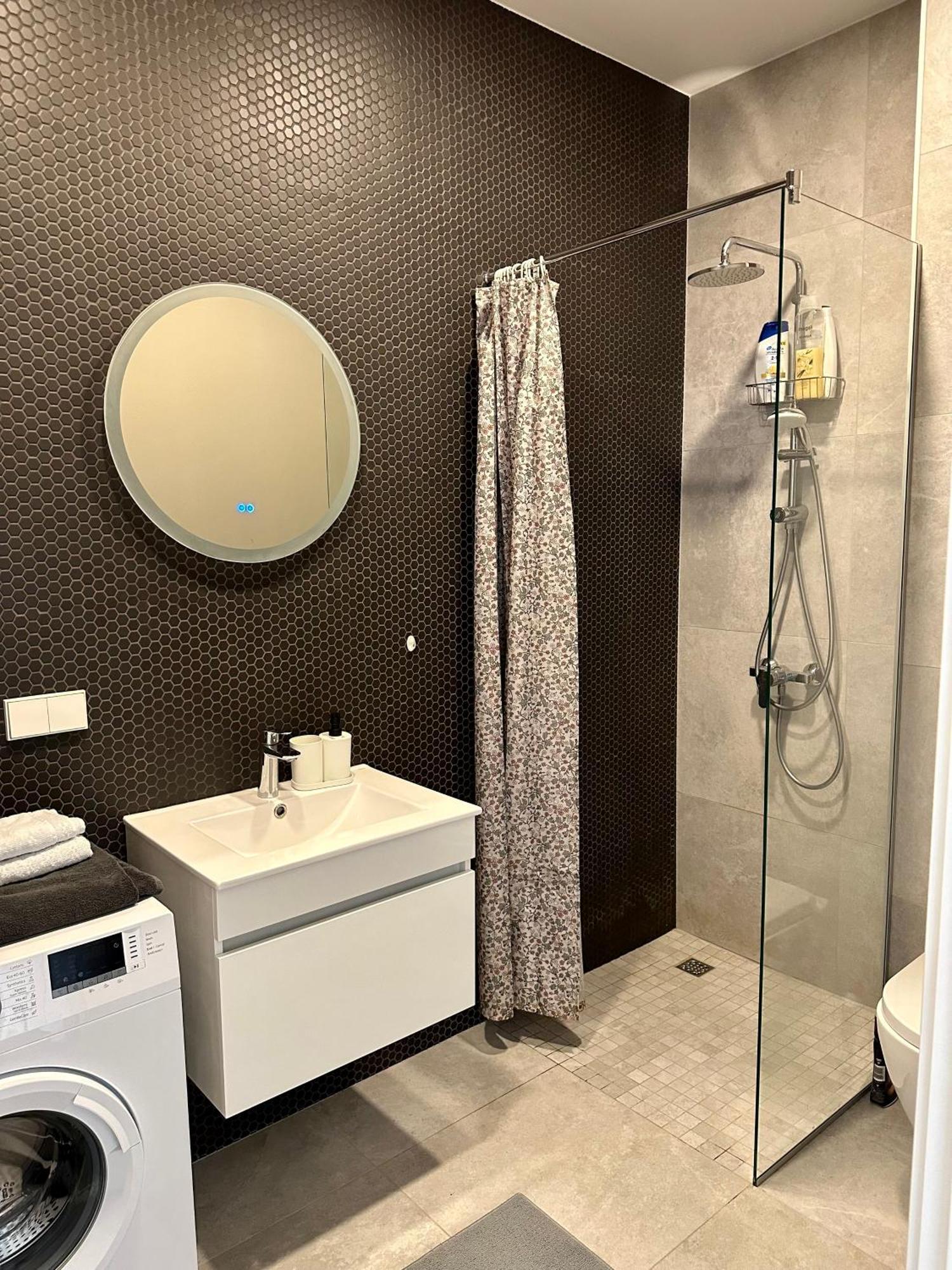 Modern Central Apartment Riga Retreat 外观 照片